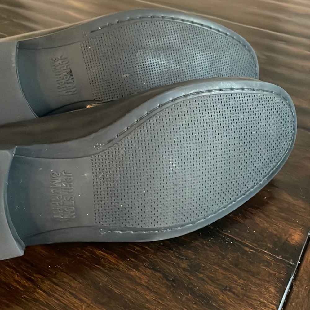 Johnston & Murphy black leather loafer, 11 wide - Picture 4 of 4